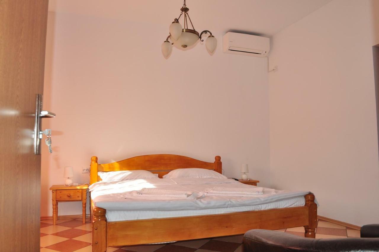 Casa Matei Hotel Mahmudia Bagian luar foto